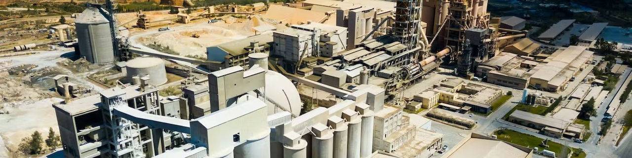 Foto aerea de una fábrica