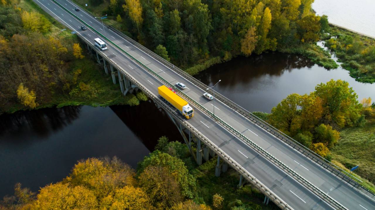 La descarbonización del transporte por carretera y del sector