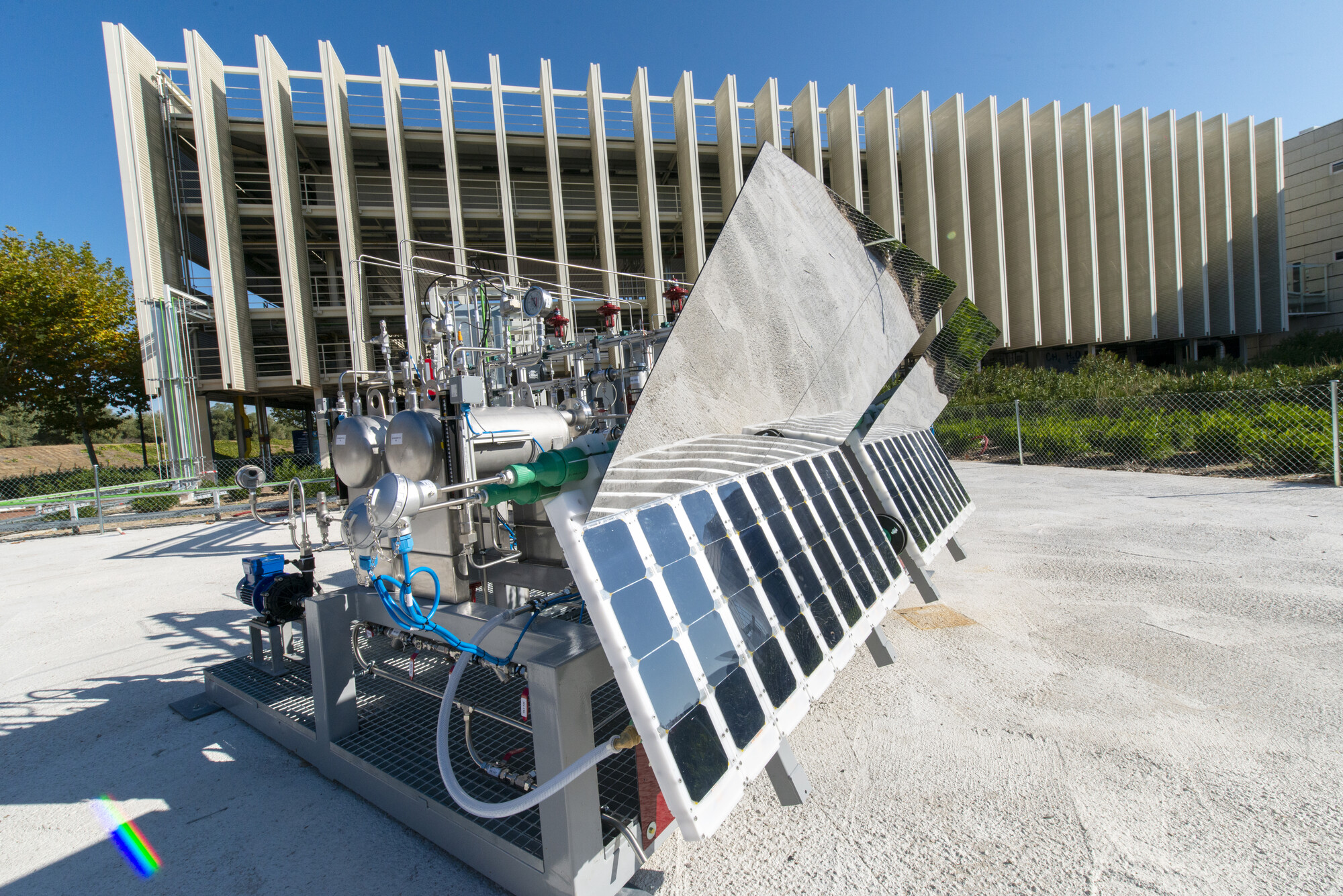 Tecnología fotoelectrocatalítica para la producción de hidrógeno verde
