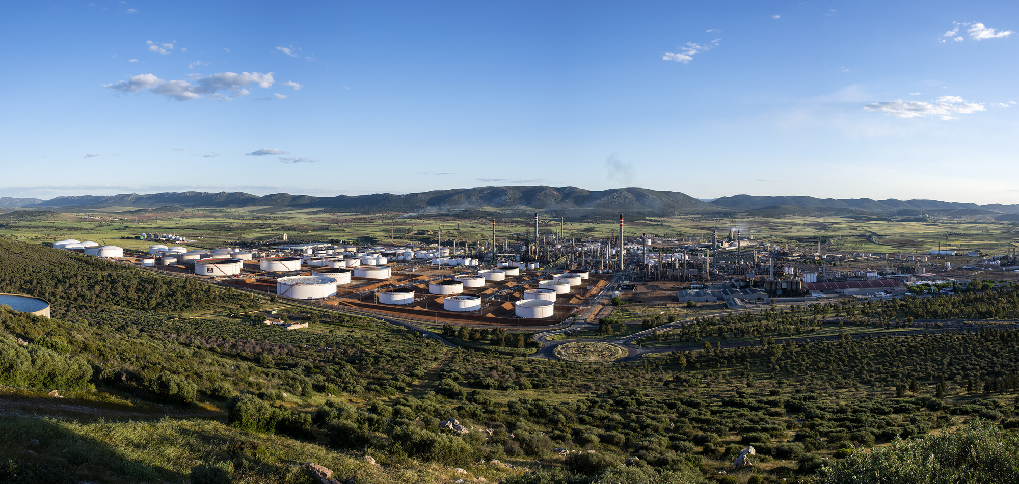 Vista de la refinería de Puertollano